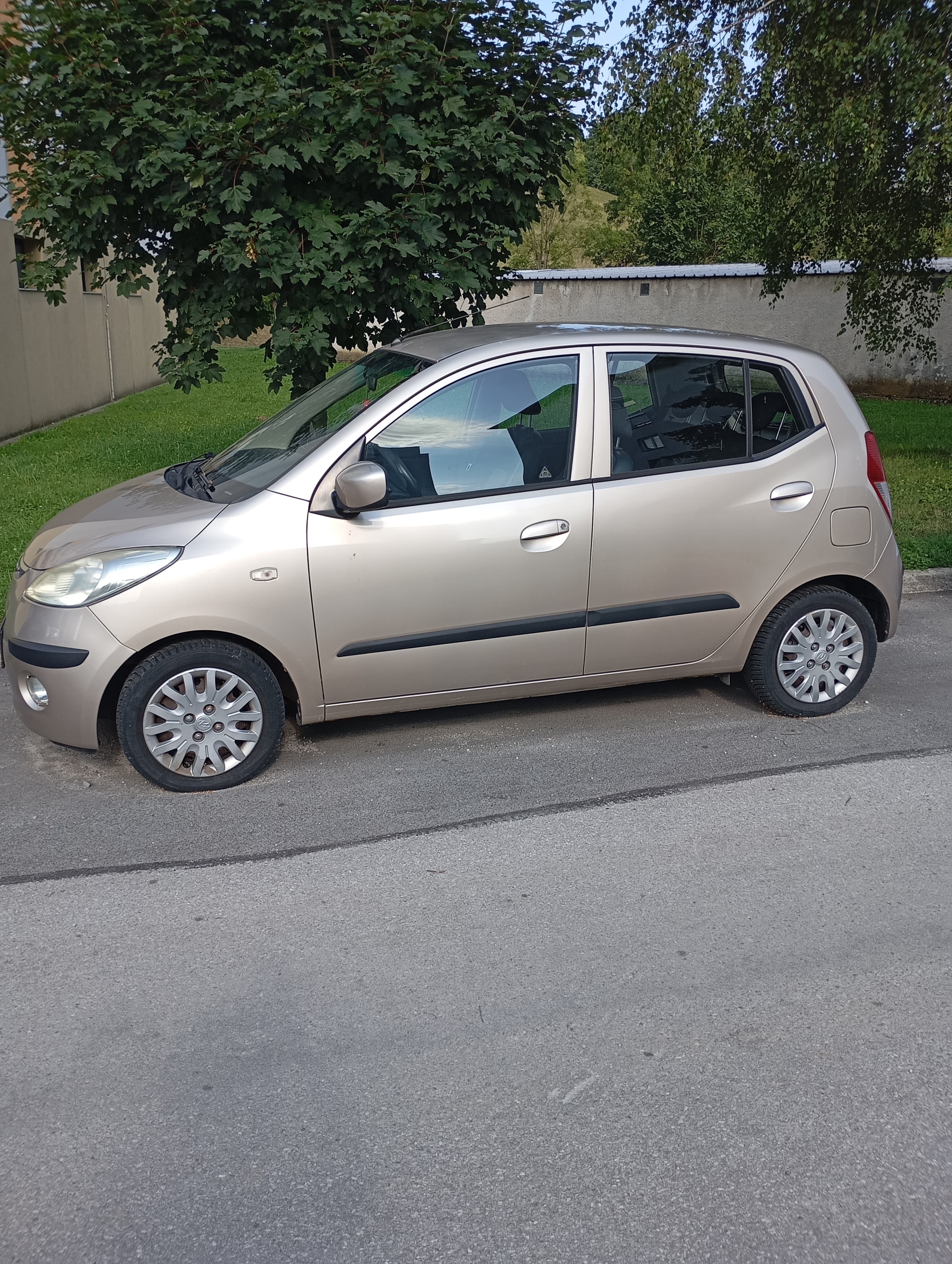 Avtomobil: osebno vozilo Hyundai, i10 / 1.1, letnik 2009
